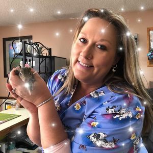 Meet your Posher, Leona